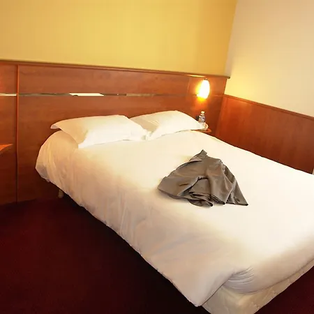 Brit Rennes St Gregoire - Le Villeneuve Hotel